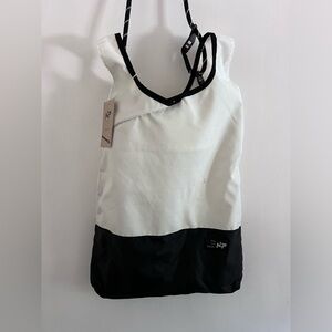 New Life Project Tote OCEAN STORE TOTE
WHITE/BLACK